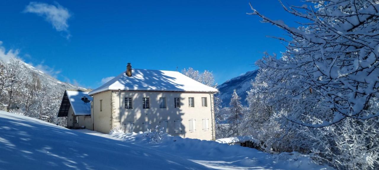 Maison Cimarron Bed and Breakfast Chateauroux-les-Alpes Exterior foto